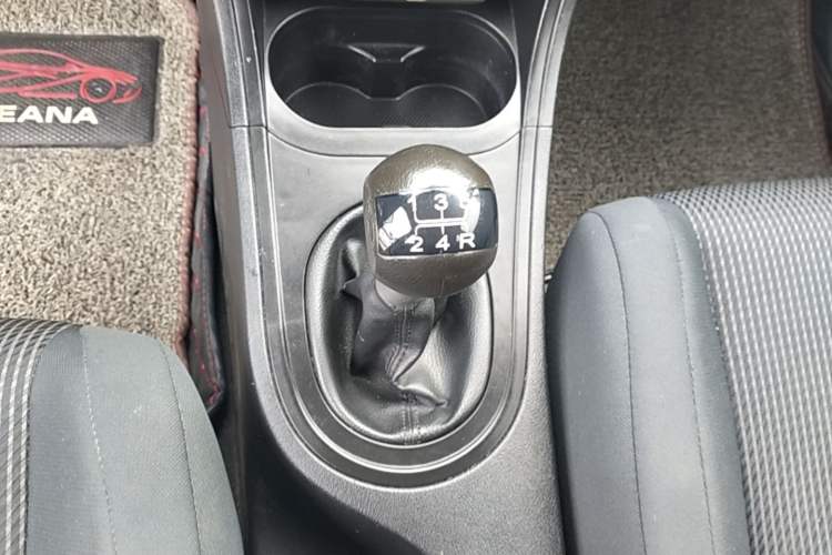 Used MG 3 2016 1.3L Manual Comfort Edition Gear Lever