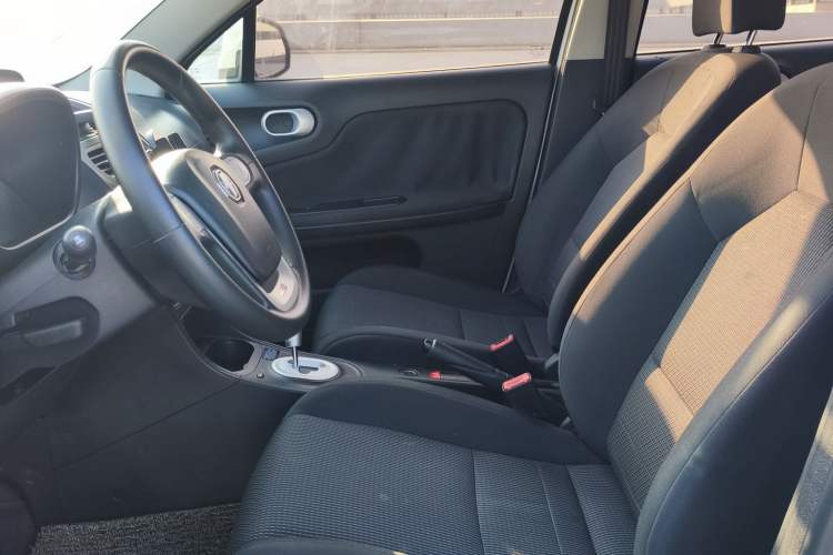 Used MG 3 2016 1.3L AMT Comfort Edition Interior 1