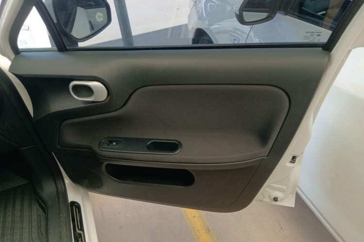 Used MG 3 2016 1.3L Manual Comfort Edition Interior 2