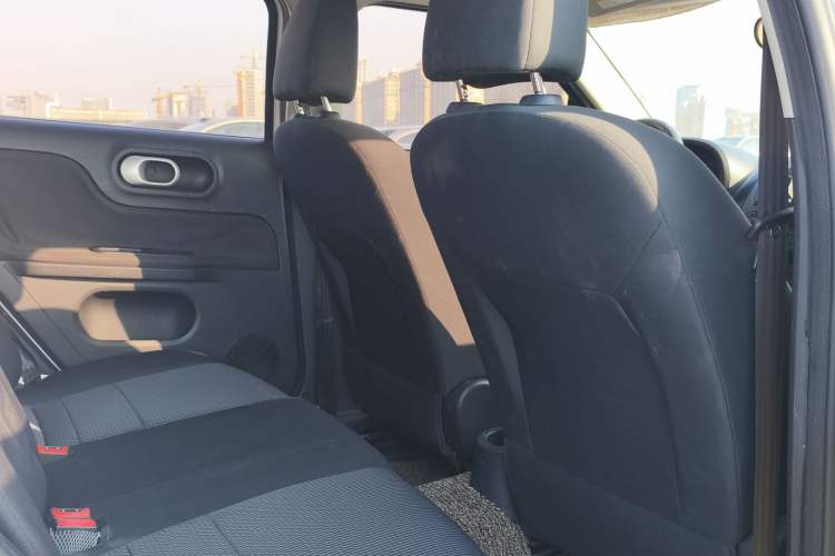 Used MG 3 2016 1.3L AMT Comfort Edition Interior 3