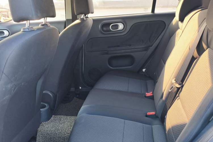 Used MG 3 2016 1.3L AMT Comfort Edition Interior 4