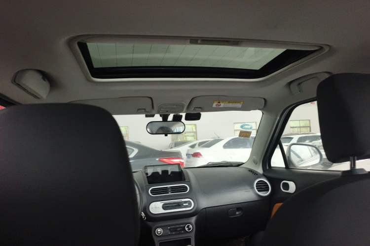 Used MG 3 2016 1.5L AMT Elite Edition Interior 4