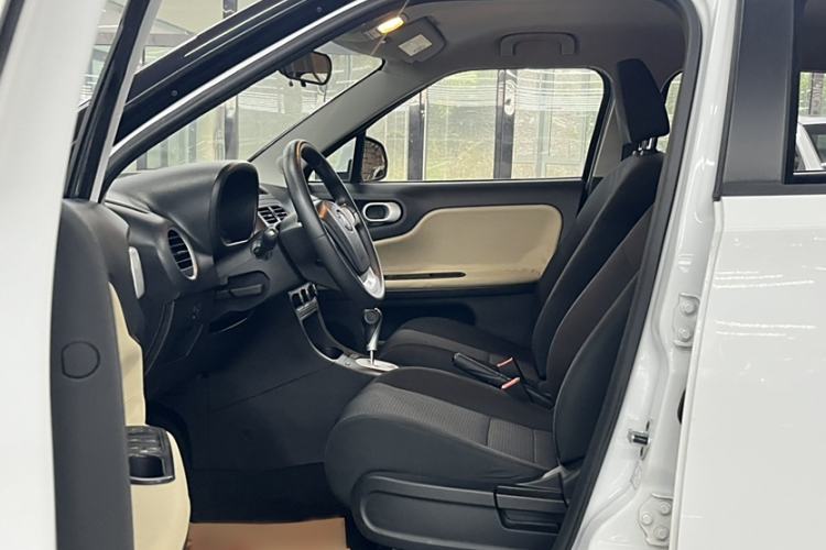 Used MG 3 2016 1.3L AMT Comfort Edition Interior 5
