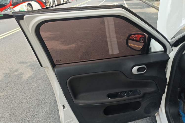 Used MG 3 2016 1.3L AMT Comfort Edition Left Front Door Interior