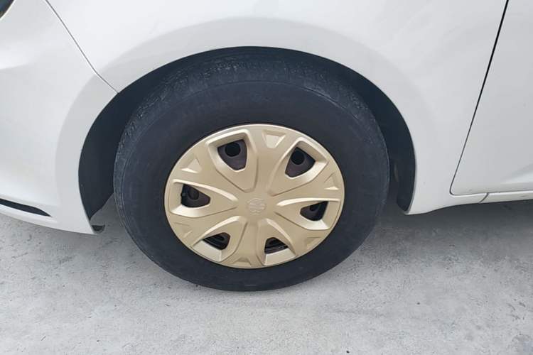 Used MG 3 2016 1.3L Manual Comfort Edition Left Front Wheel Hub