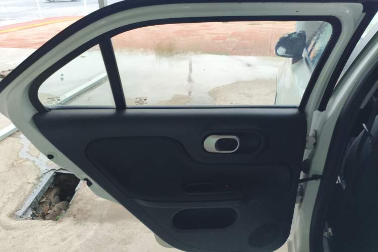 Used MG 3 2016 1.3L AMT Comfort Edition Left Rear Door Interior