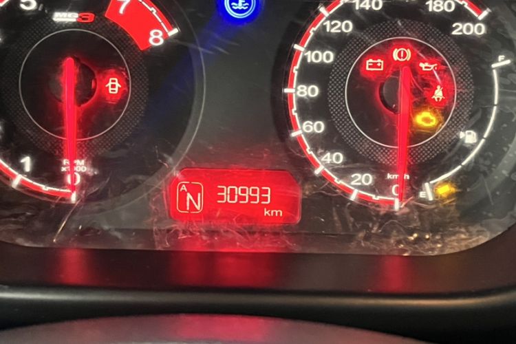 Used MG 3 2016 1.3L AMT Comfort Edition Odometer Close Up