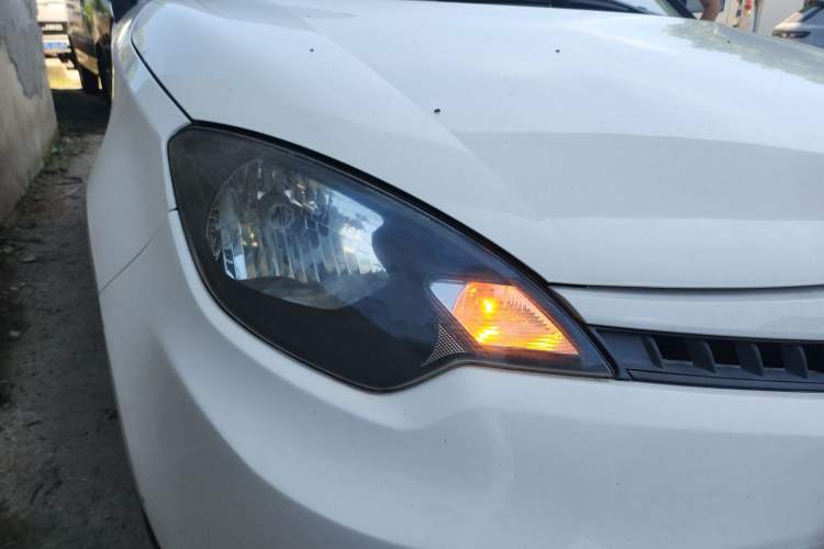 Used MG 3 2016 1.3L Manual Comfort Edition Right Front Headlight