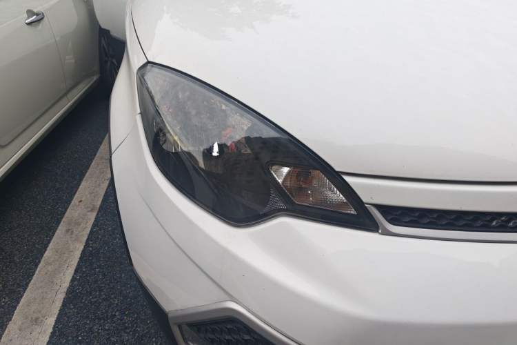 Used MG 3 2016 1.5L AMT Elite Edition Right Front Headlight