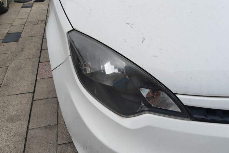 Used MG 3 2016 1.3L AMT Comfort Edition Right Front Headlight