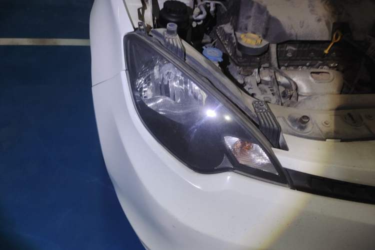 Used MG 3 2016 1.3L AMT Comfort Edition Right Front Headlight
