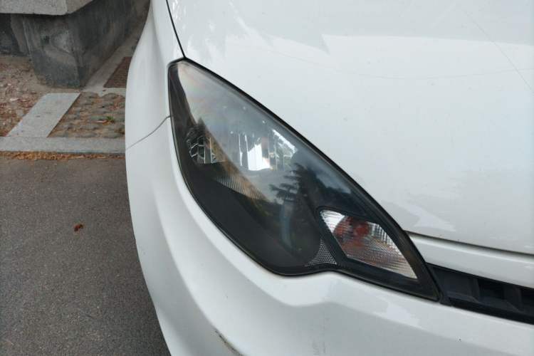 Used MG 3 2016 1.3L AMT Comfort Edition Right Front Headlight