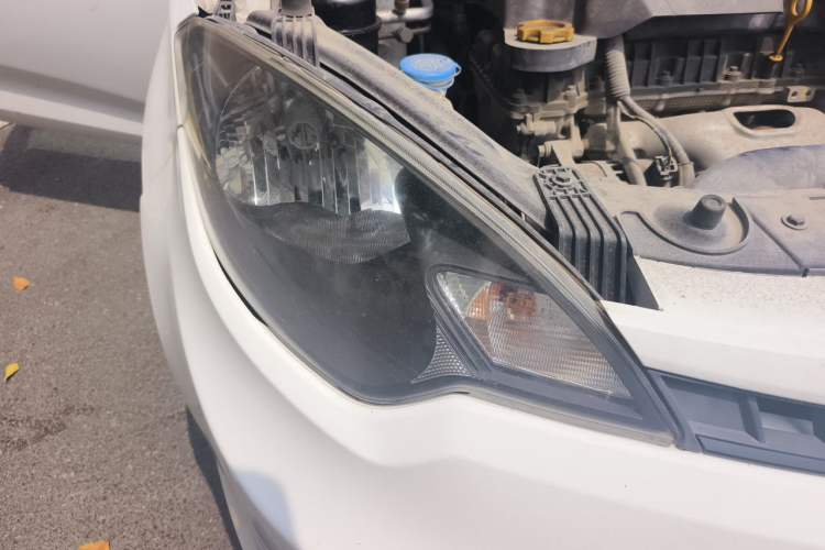 Used MG 3 2016 1.3L AMT Comfort Edition Right Front Headlight