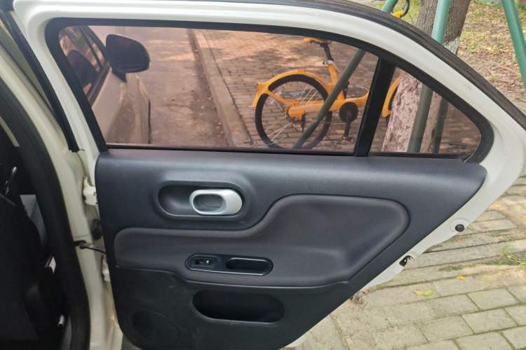 Used MG 3 2016 1.3L AMT Comfort Edition Right Rear Door Interior