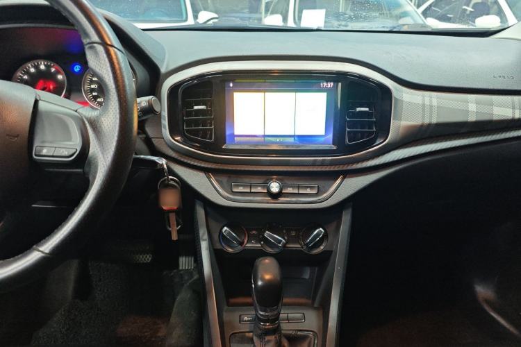 Used MG 3 2017 1.5L Automatic Smart Connect Luxury Edition Audio And AC Panel