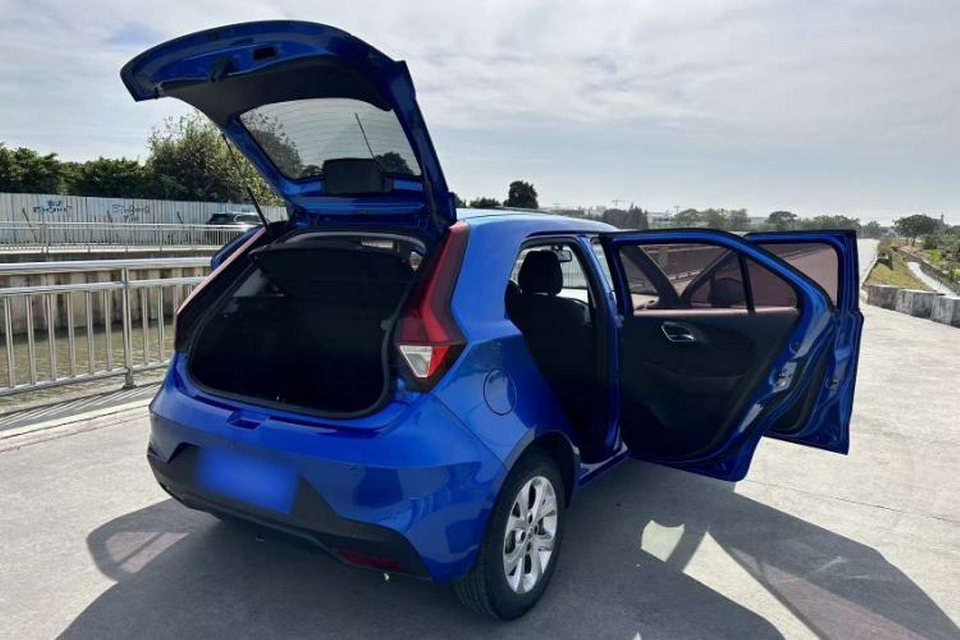 Used MG 3 2017 1.5L Automatic Smart Connect Elite Edition Exterior 6