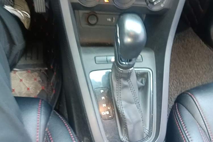 Used MG 3 2017 1.5L Automatic Smart Connect Elite Edition Gear Lever
