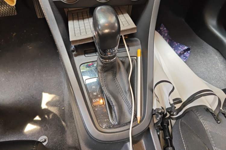 Used MG 3 2017 1.5L Automatic Smart Connect Elite Edition Gear Lever