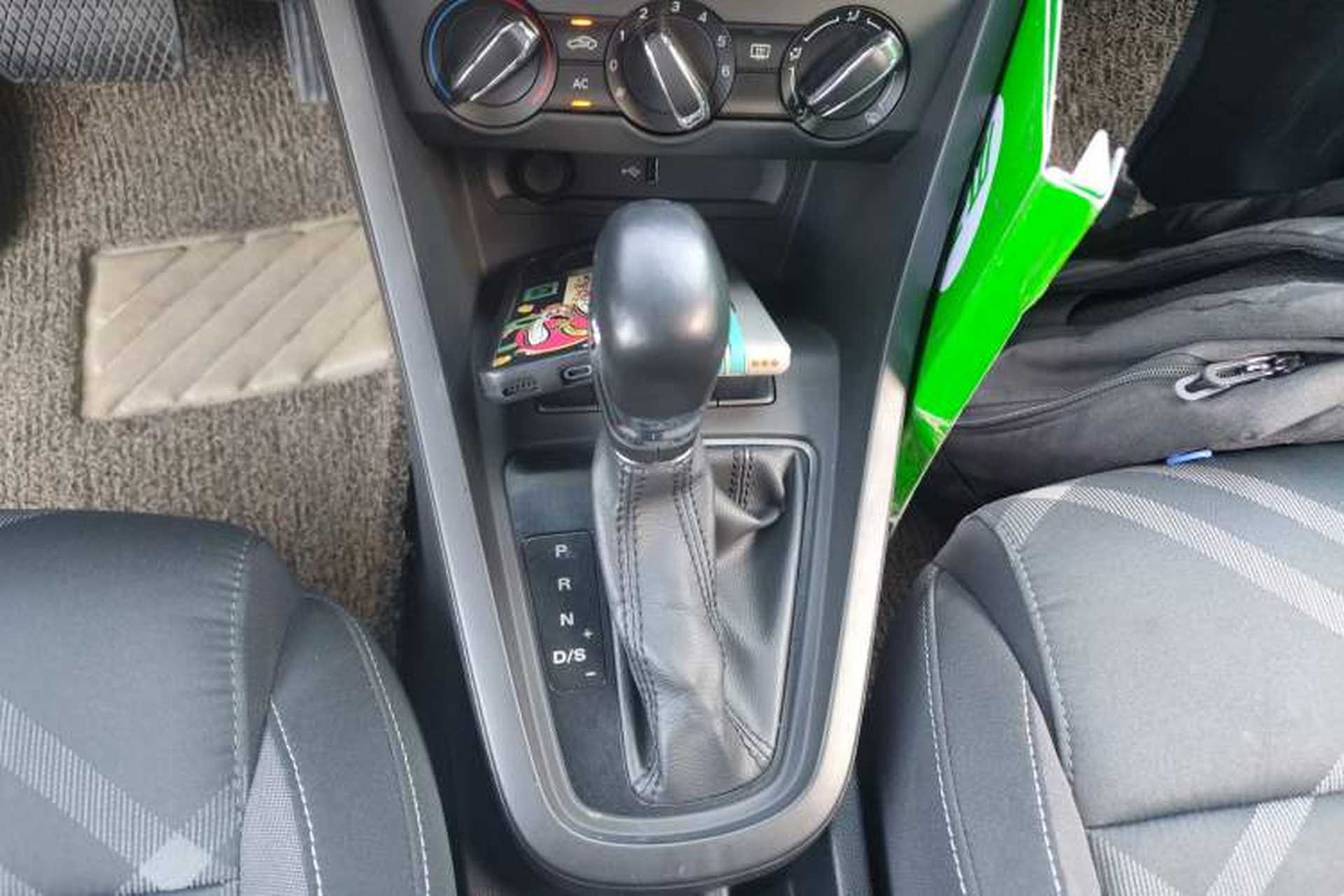 Used MG 3 2017 1.5L Automatic Smart Connect Elite Edition Gear Lever