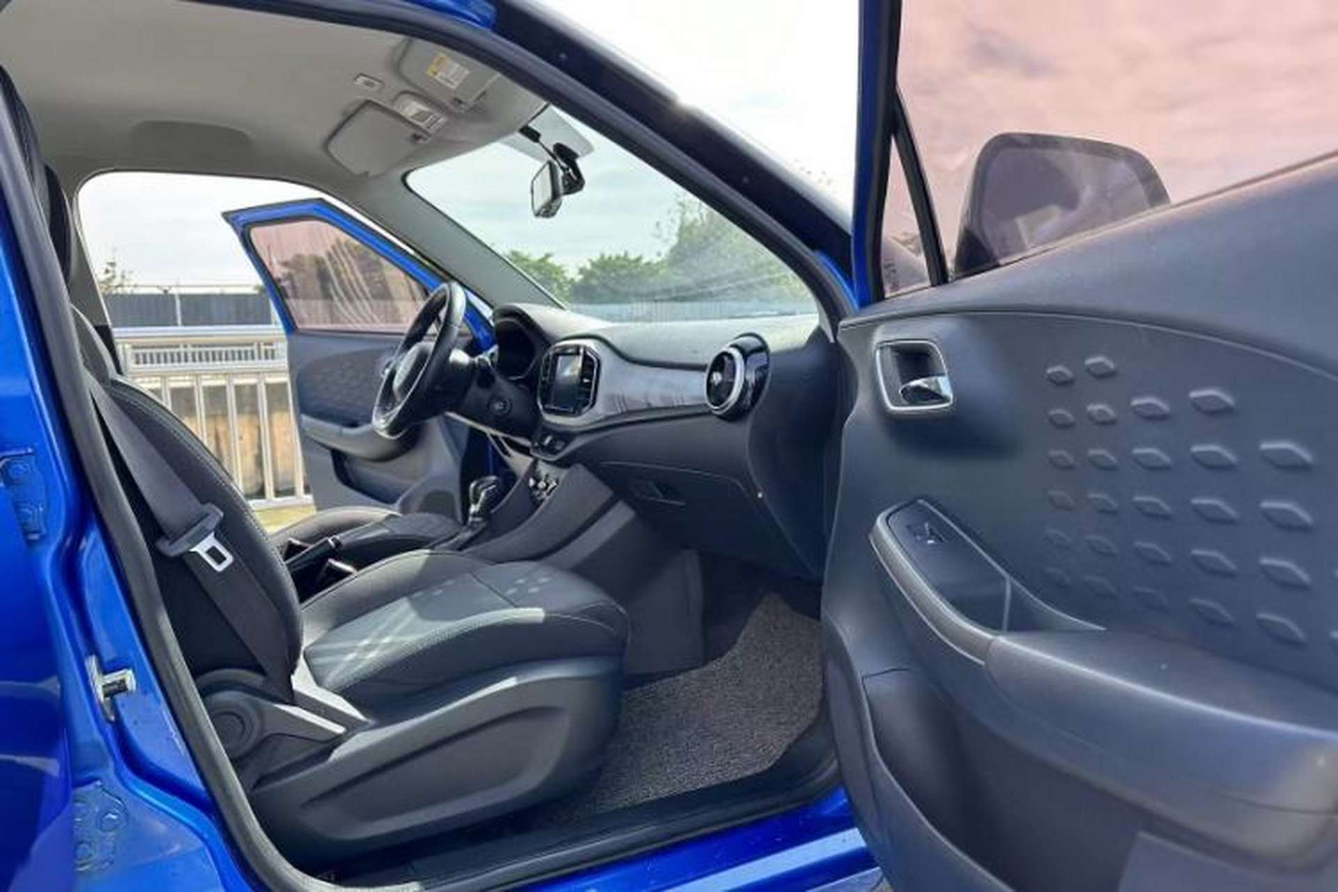 Used MG 3 2017 1.5L Automatic Smart Connect Elite Edition Interior 9