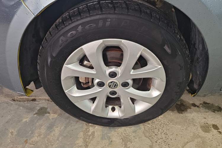Used MG 3 2017 1.5L Automatic Smart Connect Elite Edition Left Front Wheel Hub