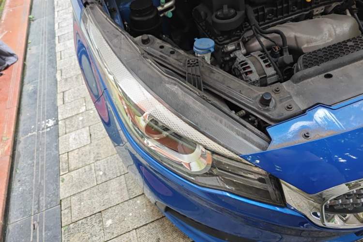 Used MG 3 2017 1.5L Automatic Smart Connect Elite Edition Right Front Headlight