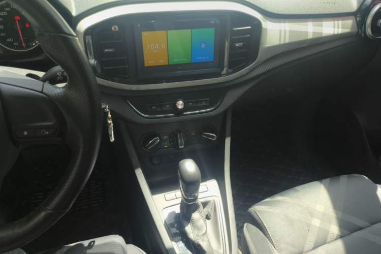 Used MG 3 2017 1.5L Automatic Smart Connect Luxury Edition Audio And AC Panel