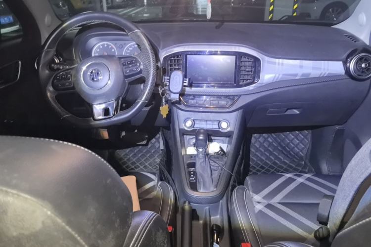 Used MG 3 2017 1.5L Automatic Luxury Internet Edition Center Console