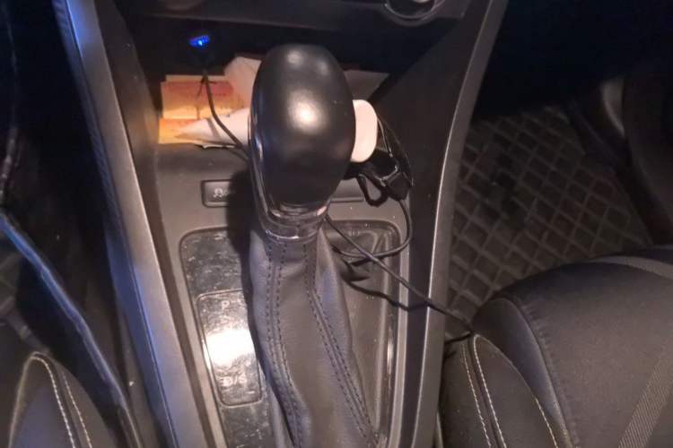 Used MG 3 2017 1.5L Automatic Luxury Internet Edition Gear Lever