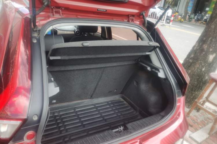 Used MG 3 2017 1.5L Automatic Smart Connect Luxury Edition Trunk
