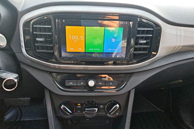 Used MG 3 2017 1.5L Automatic Smart Connect Elite Edition Audio And AC Panel