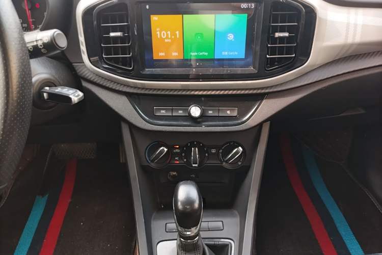 Used MG 3 2017 1.5L Automatic Smart Connect Elite Edition Audio And AC Panel