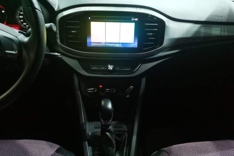 Used MG 3 2017 1.5L Automatic Smart Connect Elite Edition Audio And AC Panel