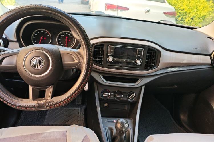 Used MG 3 2017 1.3L Manual Premium Comfort Edition Center Console