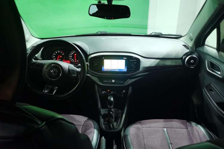 Used MG 3 2017 1.5L Automatic Smart Connect Elite Edition Center Console
