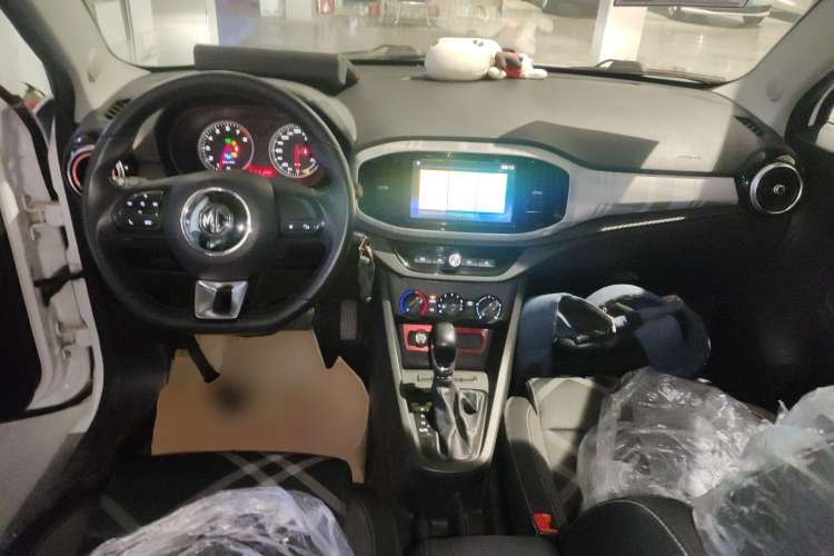 Used MG 3 2017 1.5L Automatic Smart Connect Elite Edition Center Console