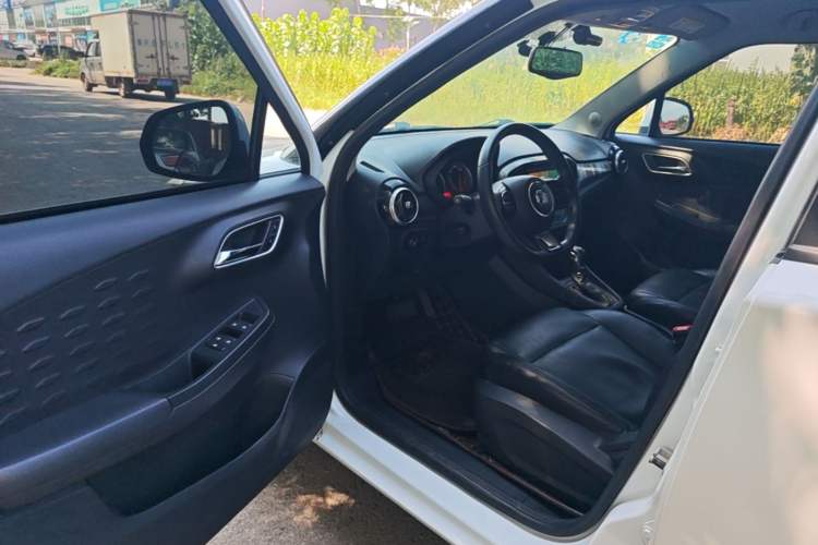 Used MG 3 2017 1.5L Automatic Smart Connect Elite Edition Driver Seat