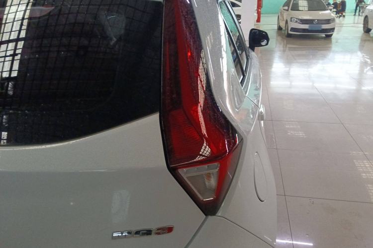 Used MG 3 2017 1.5L Automatic Smart Connect Luxury Edition Exterior 6