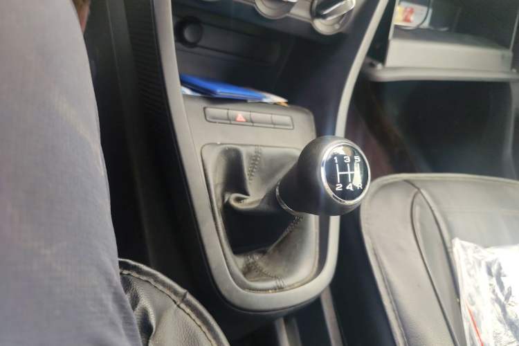 Used MG 3 2017 1.3L Manual Premium Comfort Edition Gear Lever