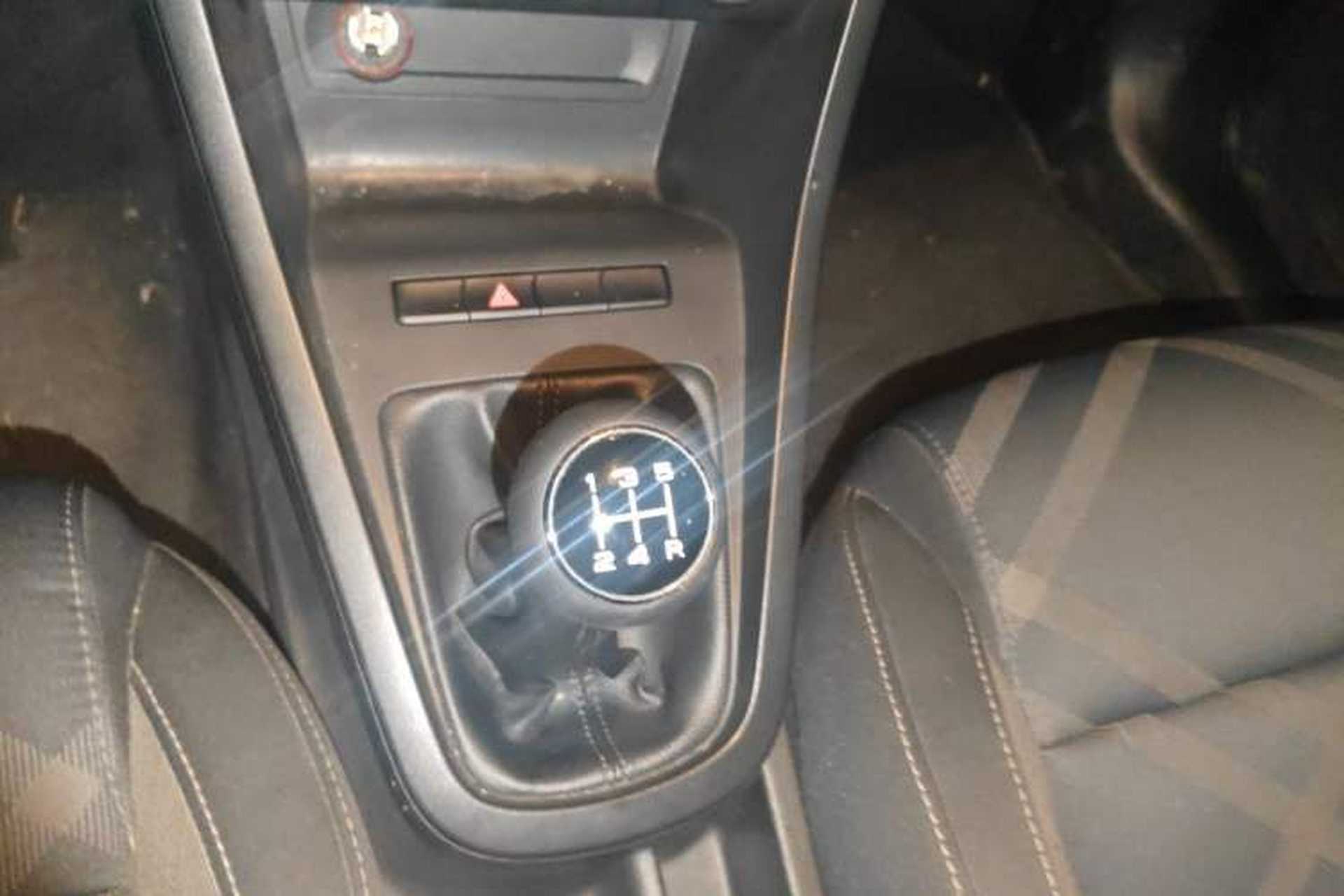 Used MG 3 2017 1.3L Manual Premium Comfort Edition Gear Lever