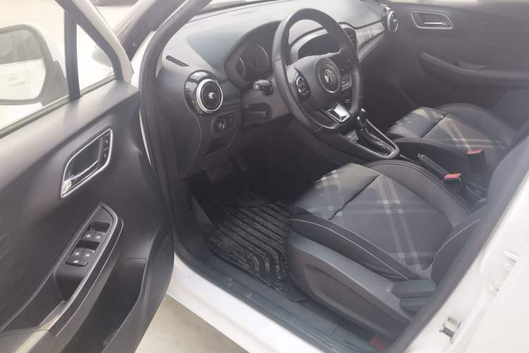 Used MG 3 2017 1.5L Automatic Smart Connect Elite Edition Interior 1