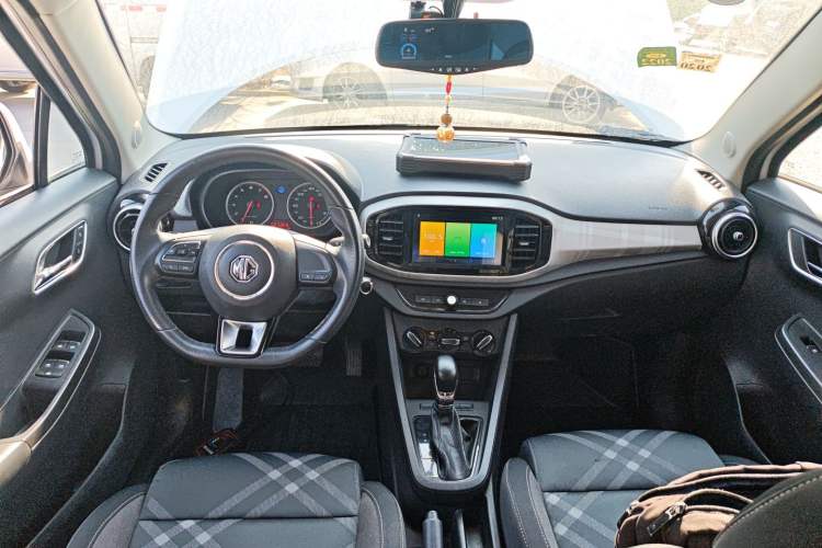 Used MG 3 2017 1.5L Automatic Smart Connect Elite Edition Interior 2