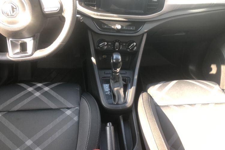 Used MG 3 2017 1.5L Automatic Smart Connect Elite Edition Interior 4