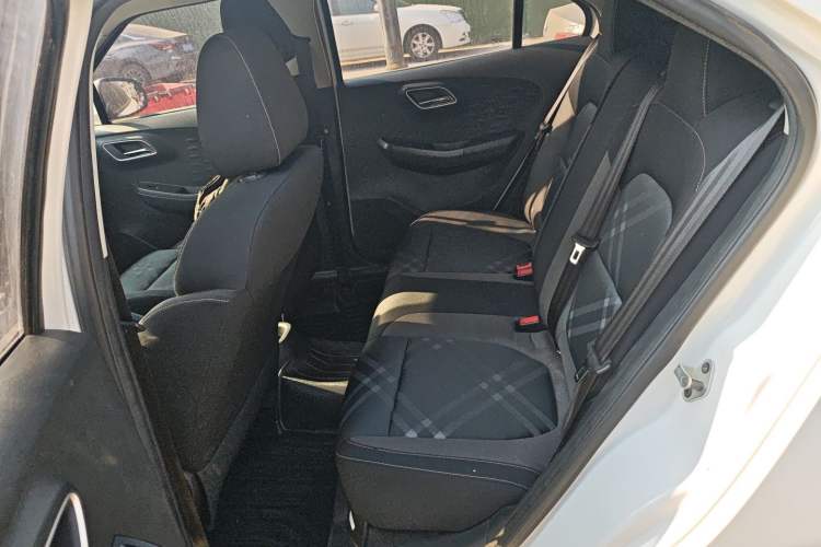 Used MG 3 2017 1.5L Automatic Smart Connect Elite Edition Interior 4