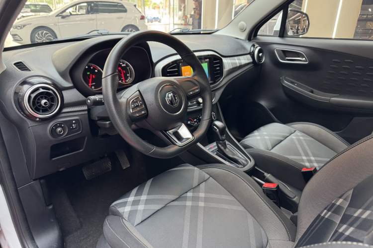 Used MG 3 2017 1.5L Automatic Smart Connect Luxury Edition Interior 4