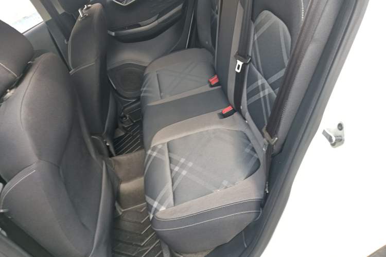 Used MG 3 2017 1.5L Automatic Smart Connect Elite Edition Interior 4