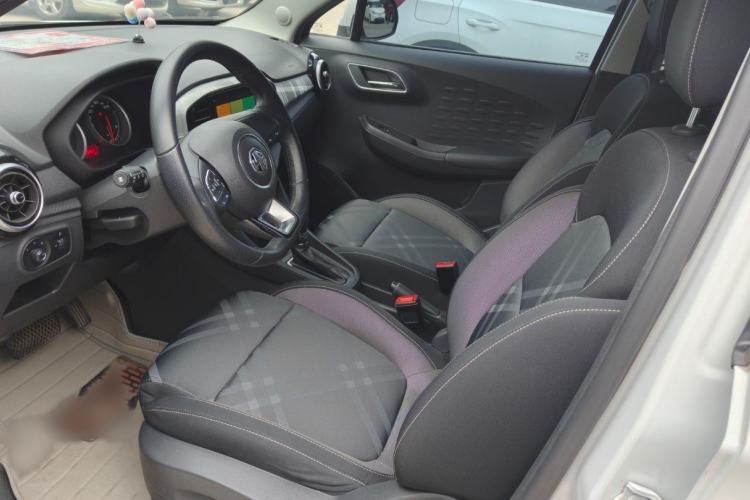 Used MG 3 2017 1.5L Automatic Smart Connect Elite Edition Interior 6