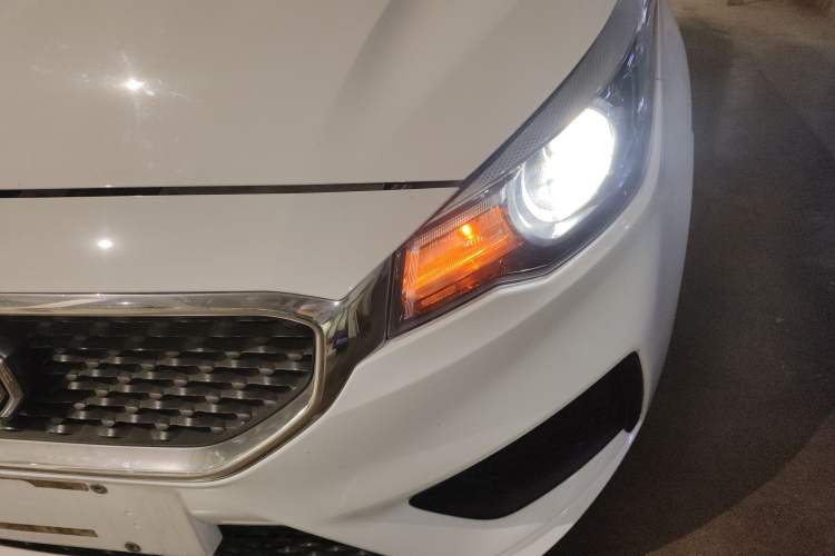 Used MG 3 2017 1.5L Automatic Smart Connect Elite Edition Left Front Headlight