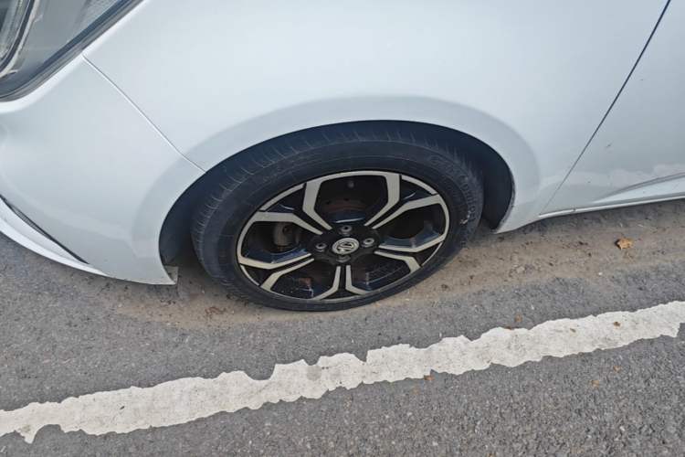 Used MG 3 2017 1.5L Automatic Smart Connect Luxury Edition Left Front Wheel Hub