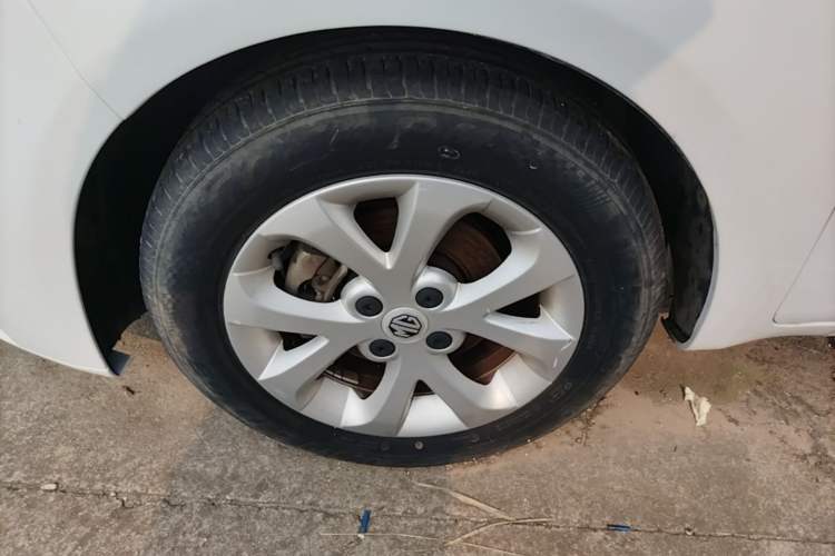 Used MG 3 2017 1.5L Automatic Smart Connect Elite Edition Left Front Wheel Hub